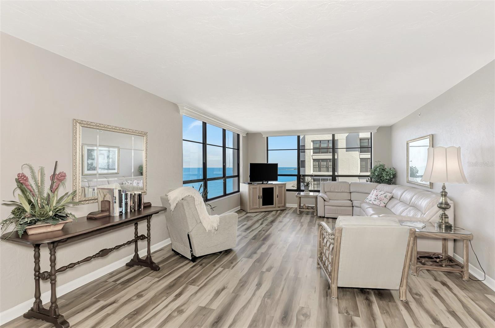 Image 26 of 74 For 631 Alhambra Road 1004