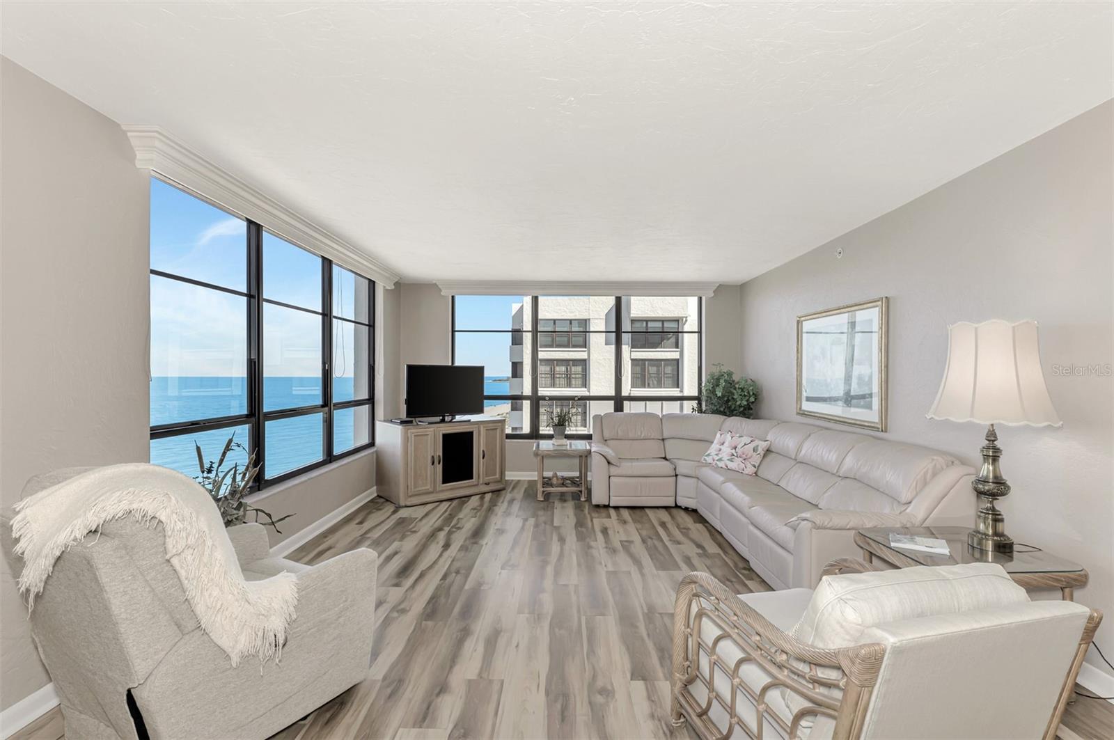 Image 29 of 74 For 631 Alhambra Road 1004