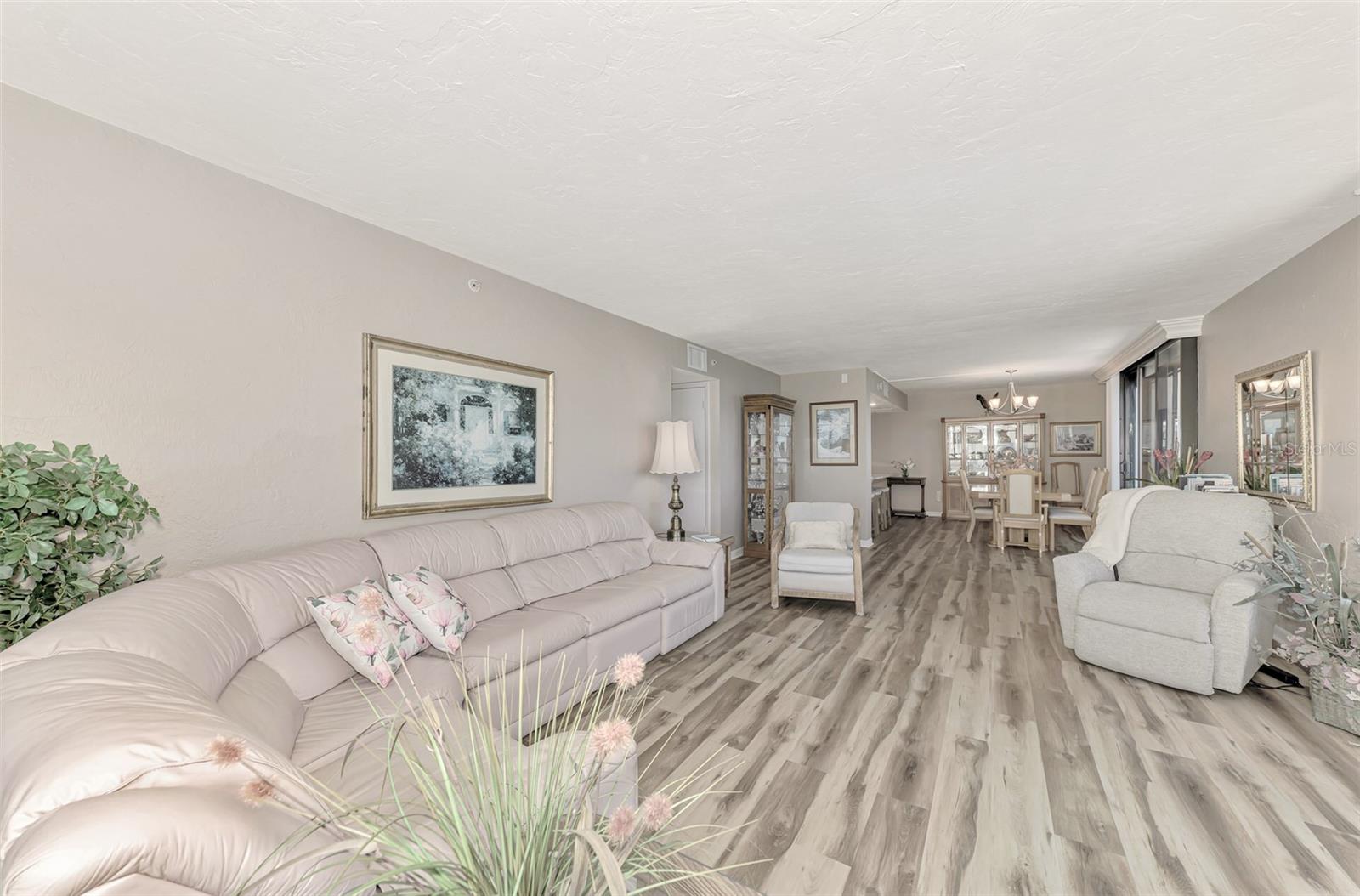 Image 33 of 74 For 631 Alhambra Road 1004