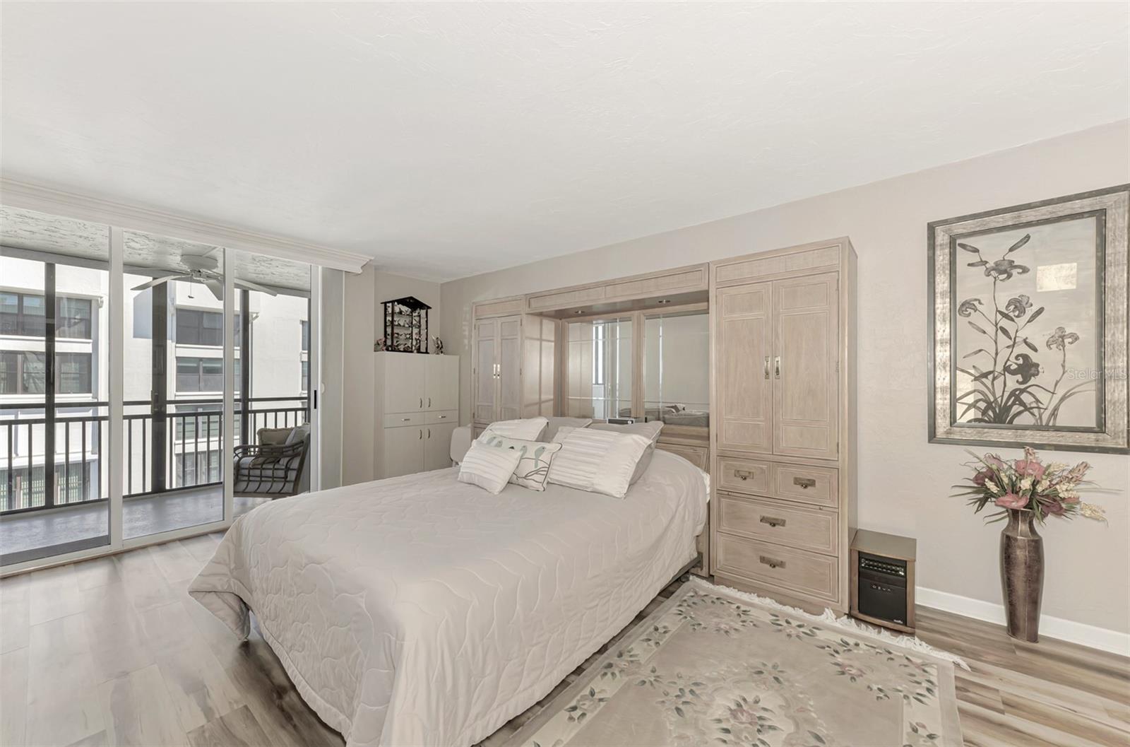 Image 35 of 74 For 631 Alhambra Road 1004