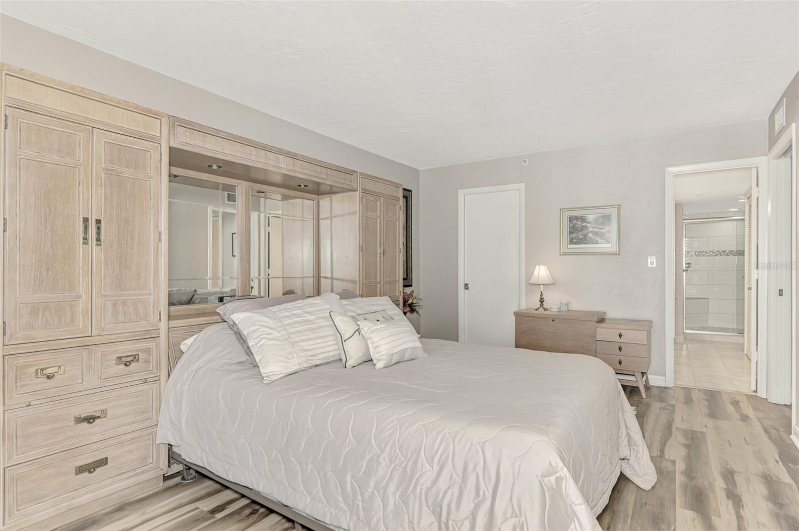 Image 37 of 74 For 631 Alhambra Road 1004