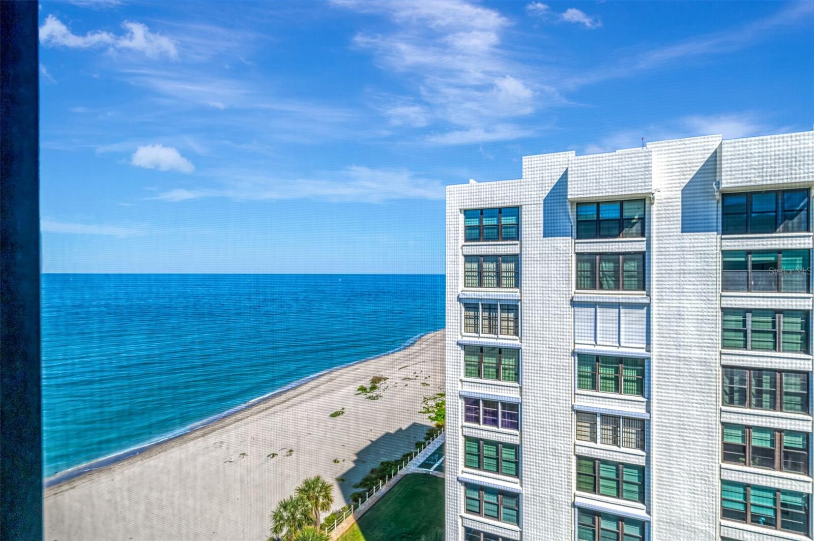 Image 44 of 74 For 631 Alhambra Road 1004