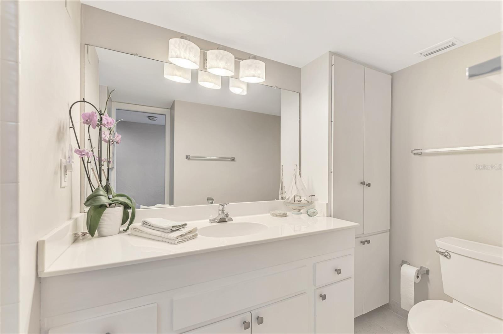 Image 47 of 74 For 631 Alhambra Road 1004