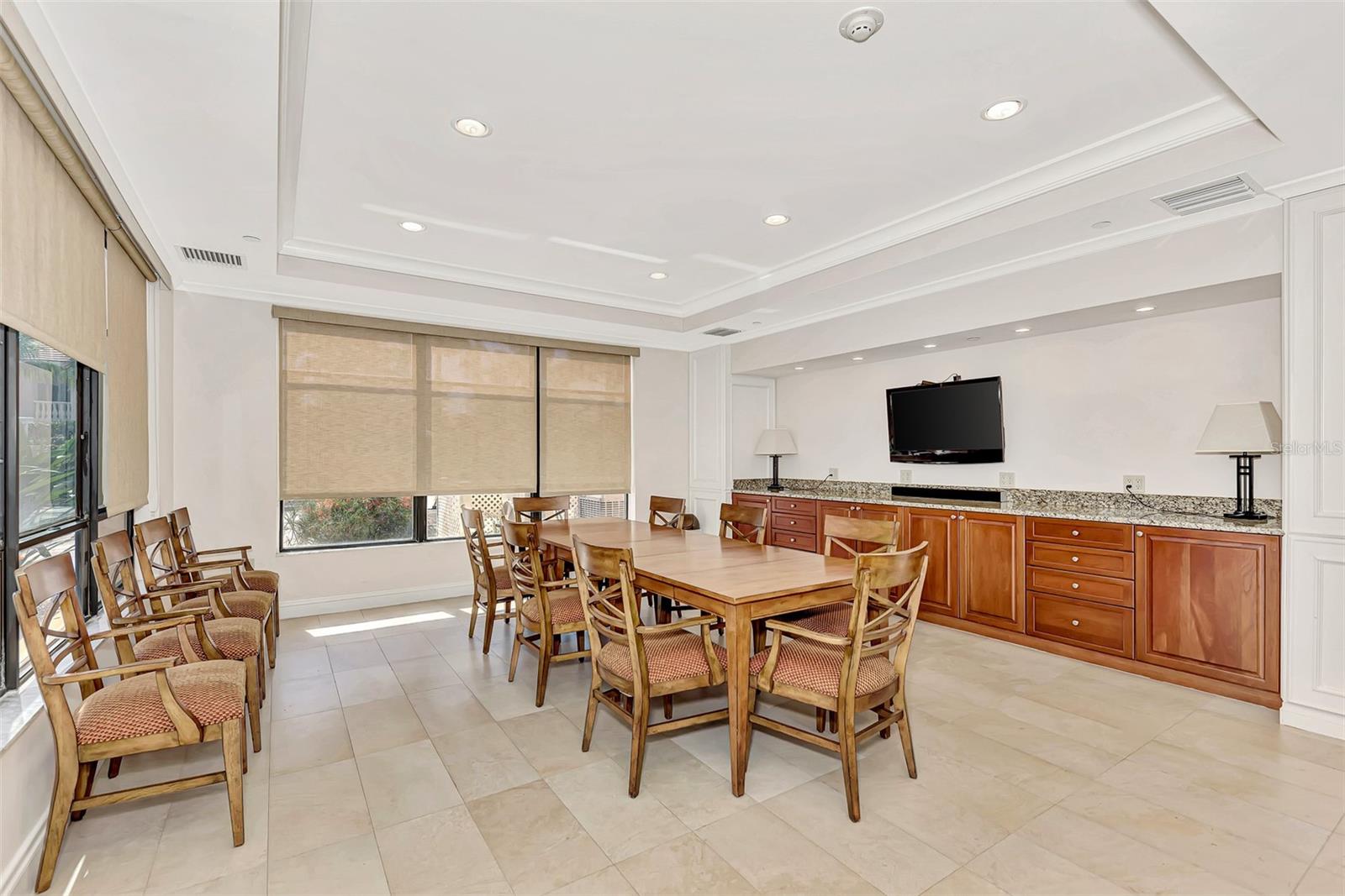 Image 55 of 74 For 631 Alhambra Road 1004