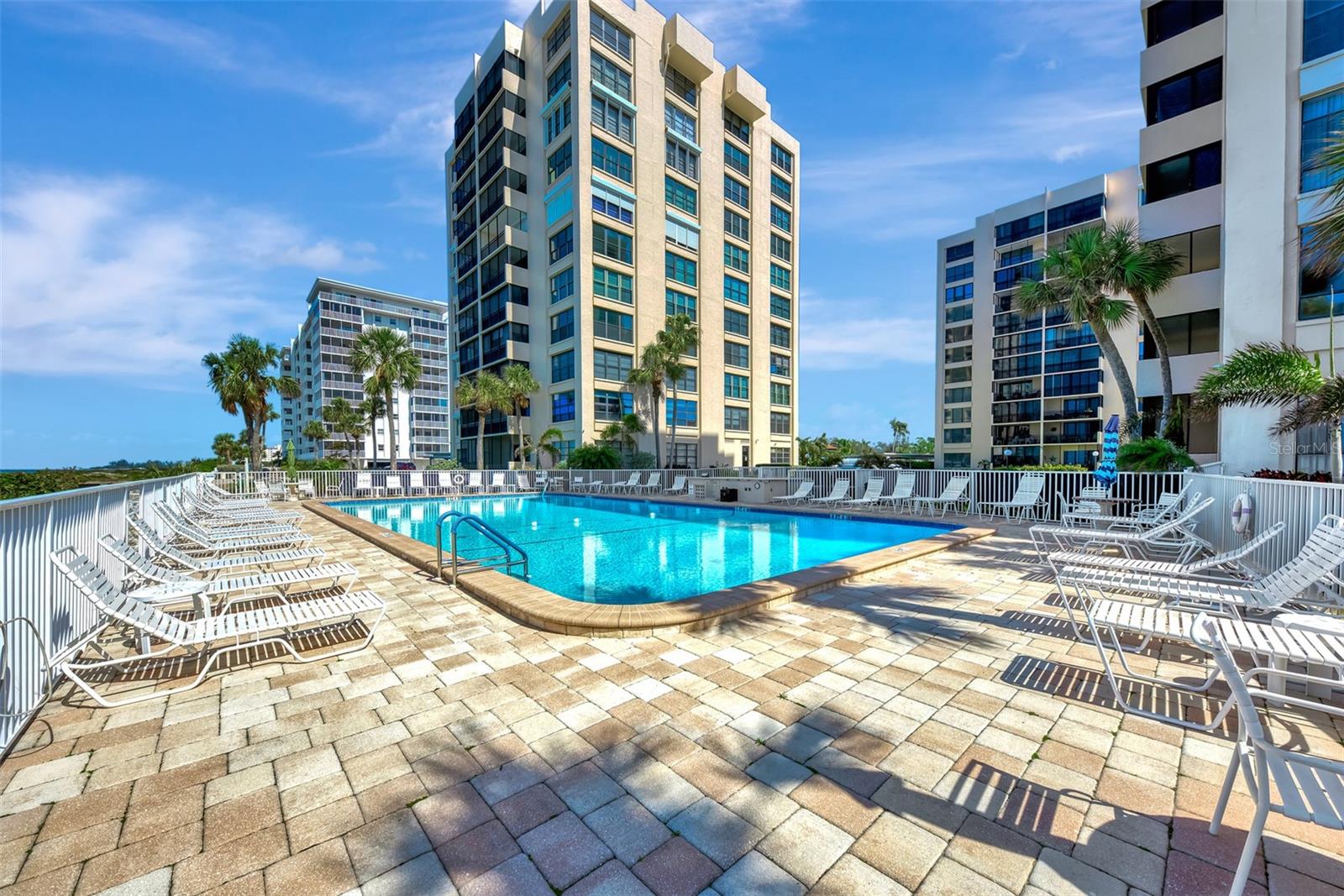 Image 60 of 74 For 631 Alhambra Road 1004