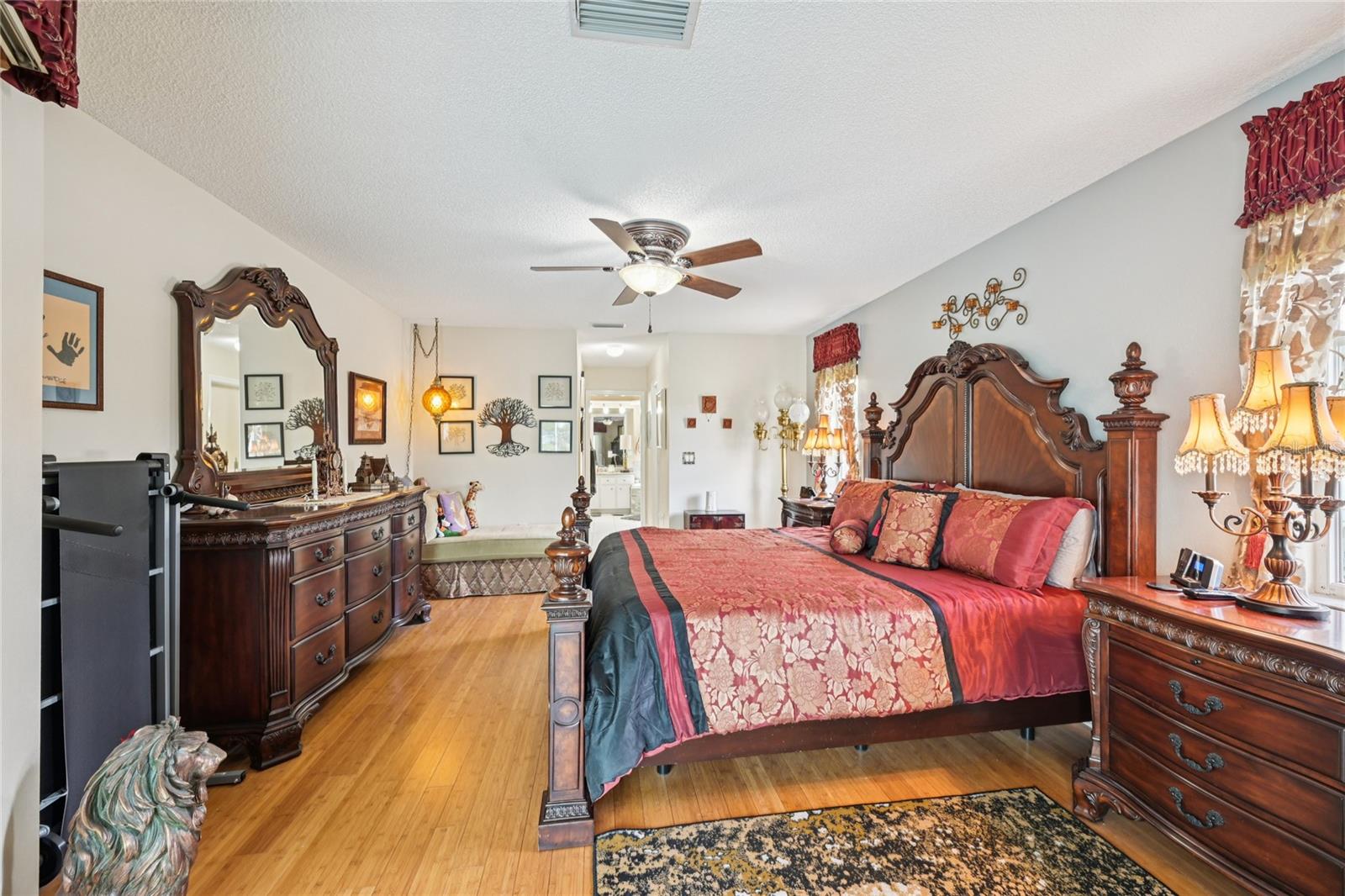 Image 16 of 42 For 5509 Barlow Terrace