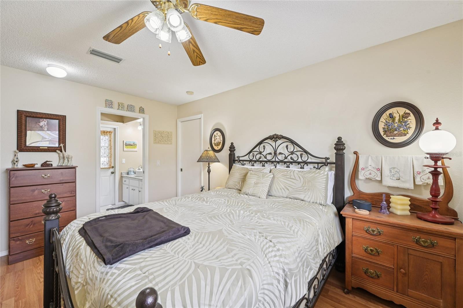 Image 23 of 42 For 5509 Barlow Terrace