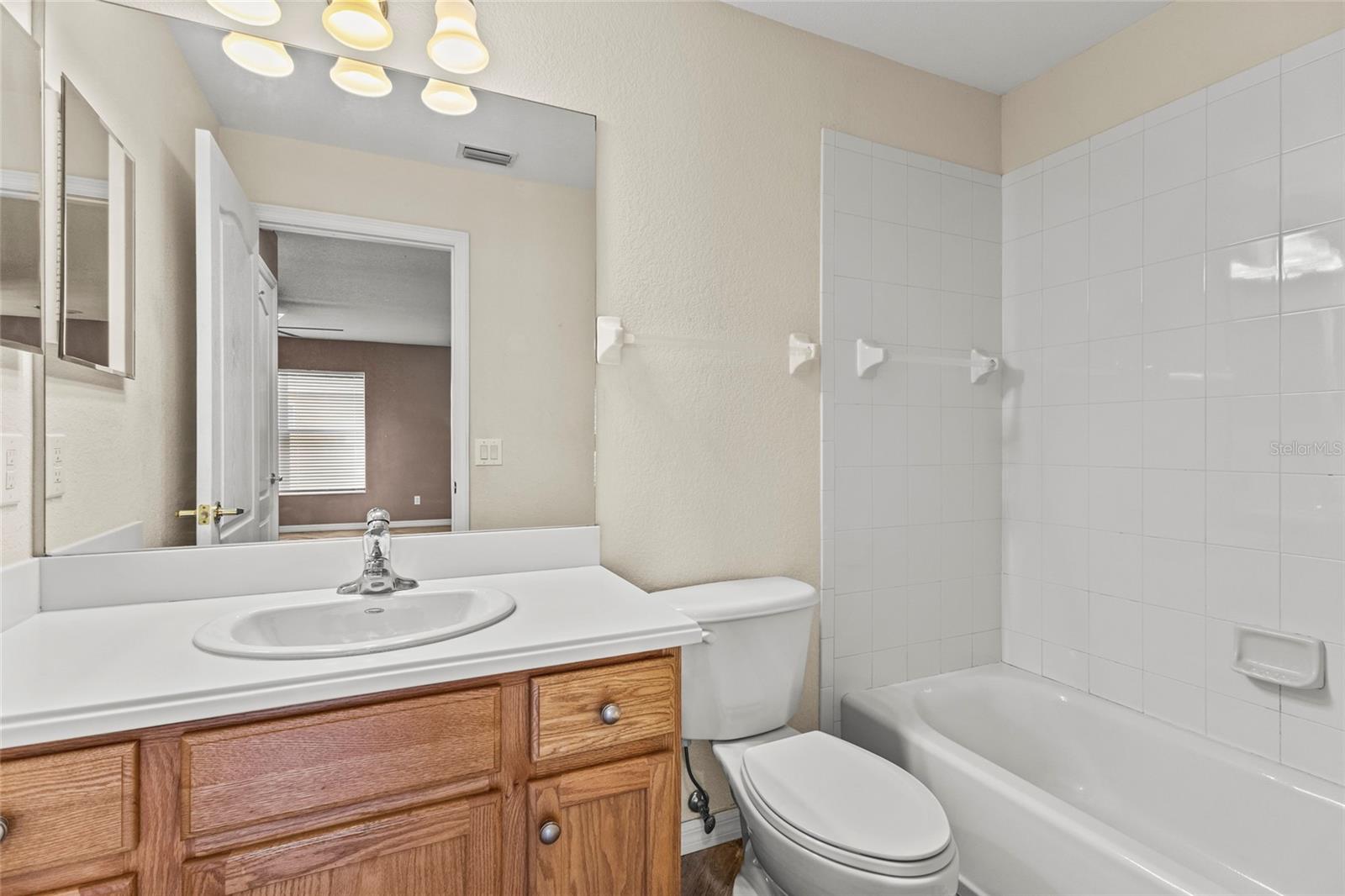 Image 21 of 56 For 11754 Tempest Harbor Loop