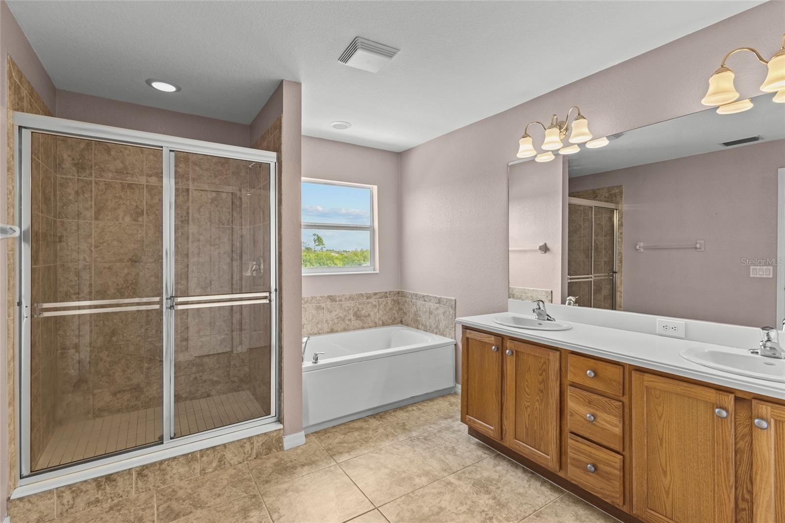 Image 24 of 56 For 11754 Tempest Harbor Loop