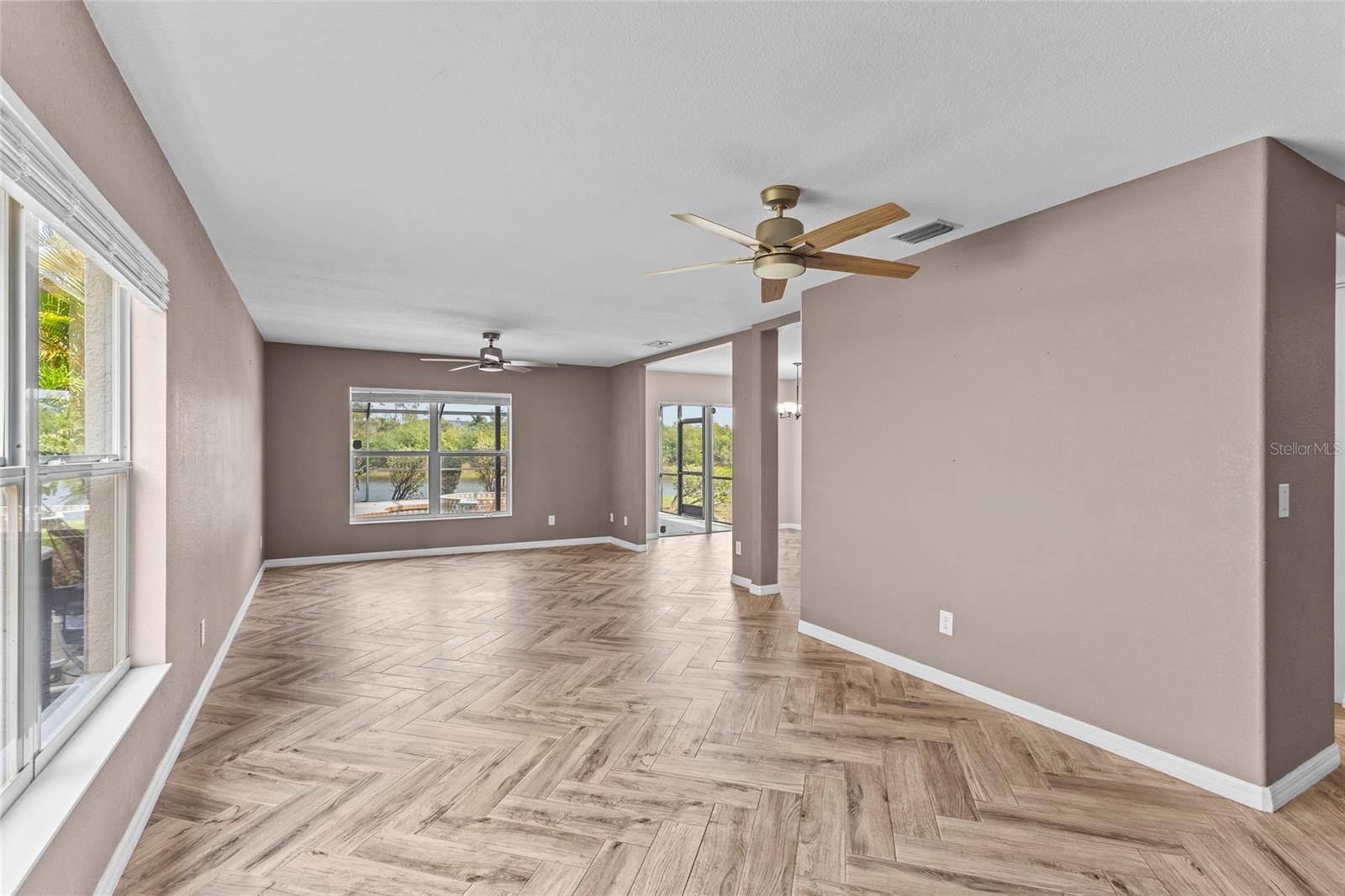 Image 5 of 56 For 11754 Tempest Harbor Loop