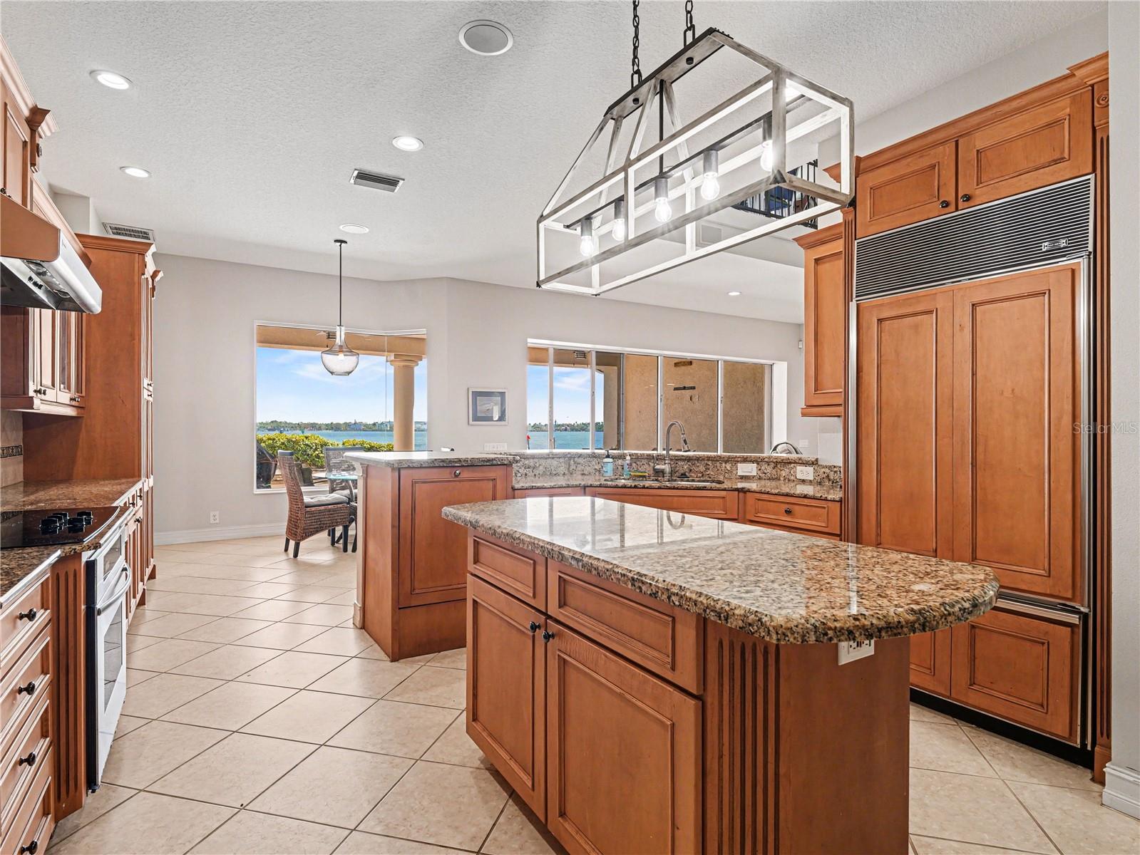 Image 13 of 48 For 102 12th Avenue E