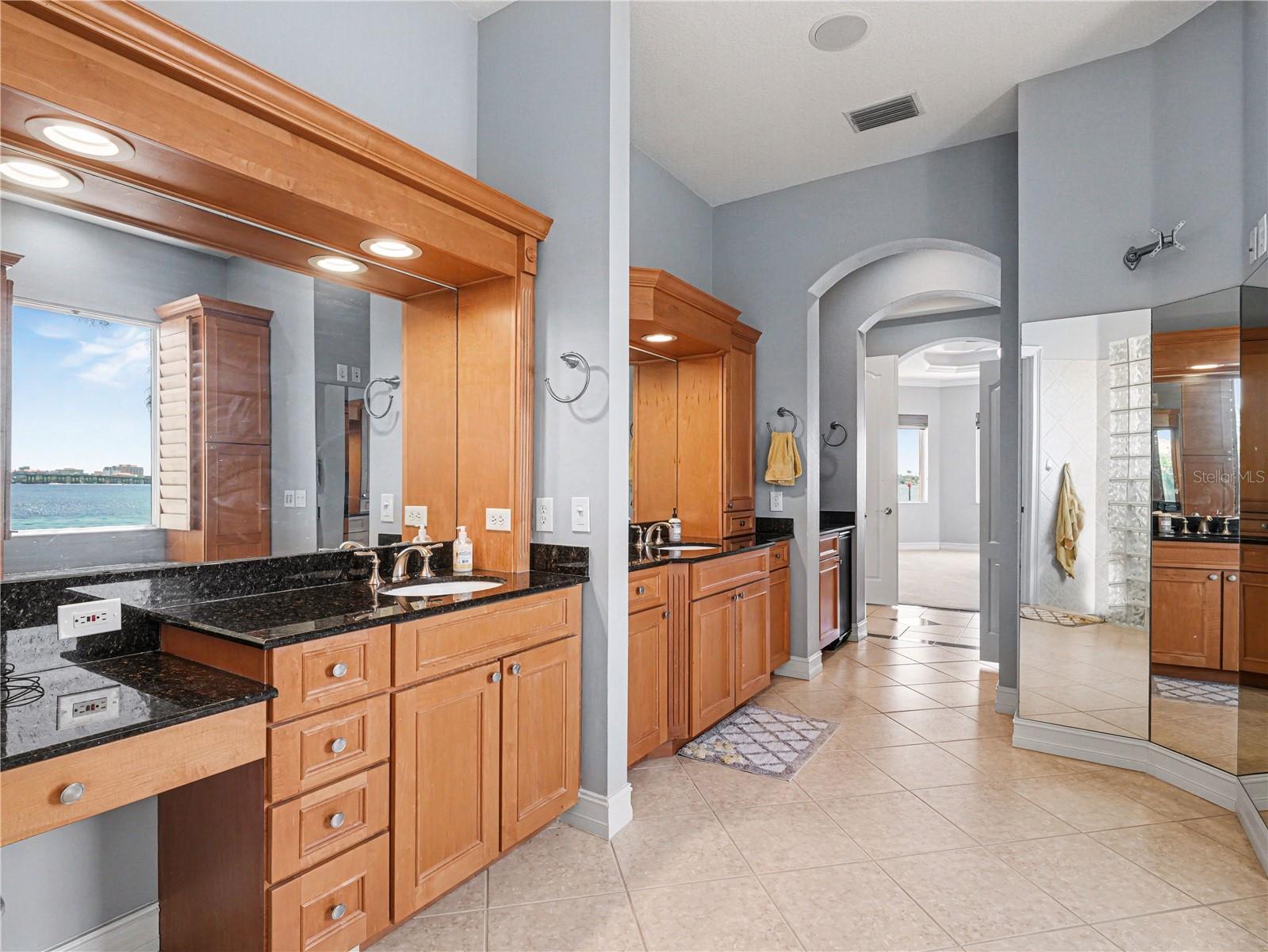 Image 19 of 48 For 102 12th Avenue E