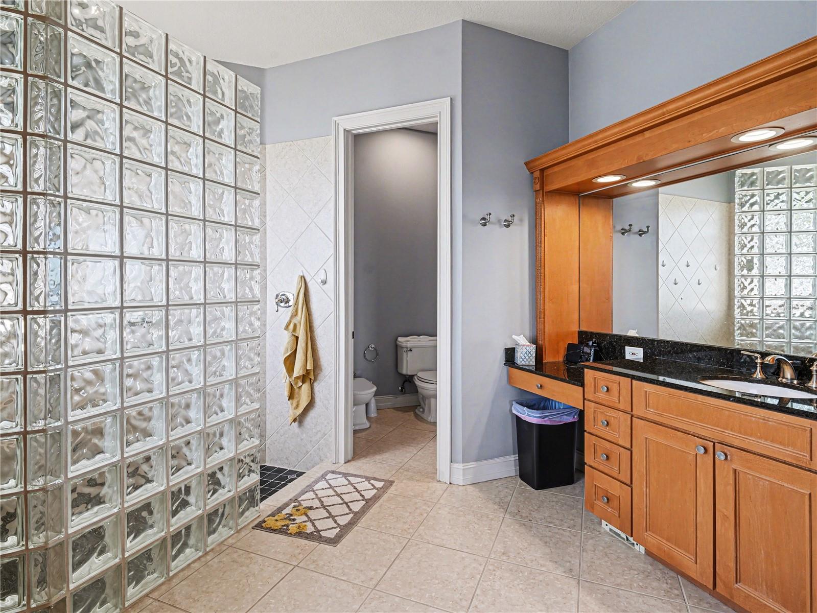 Image 21 of 48 For 102 12th Avenue E