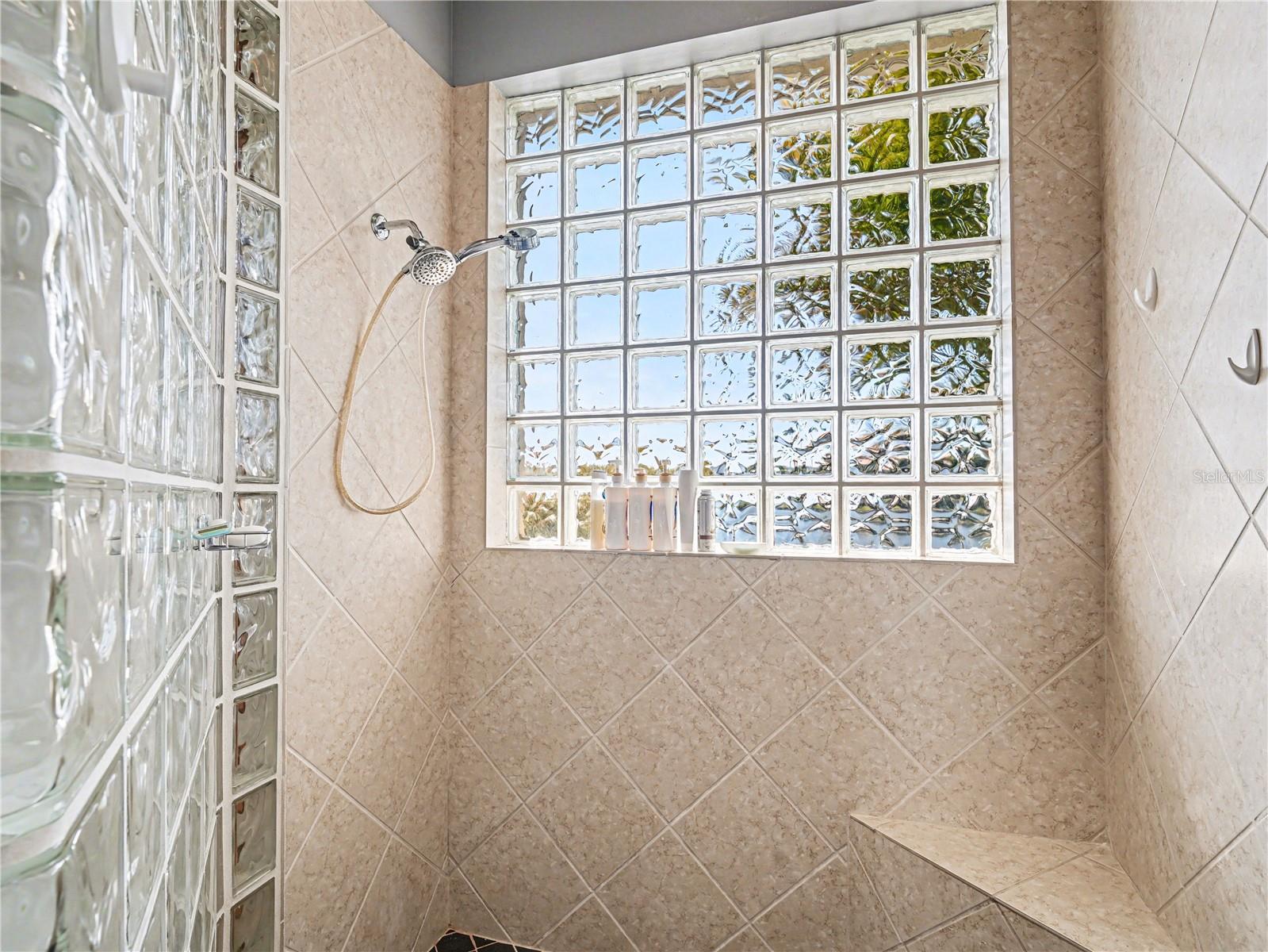 Image 22 of 48 For 102 12th Avenue E