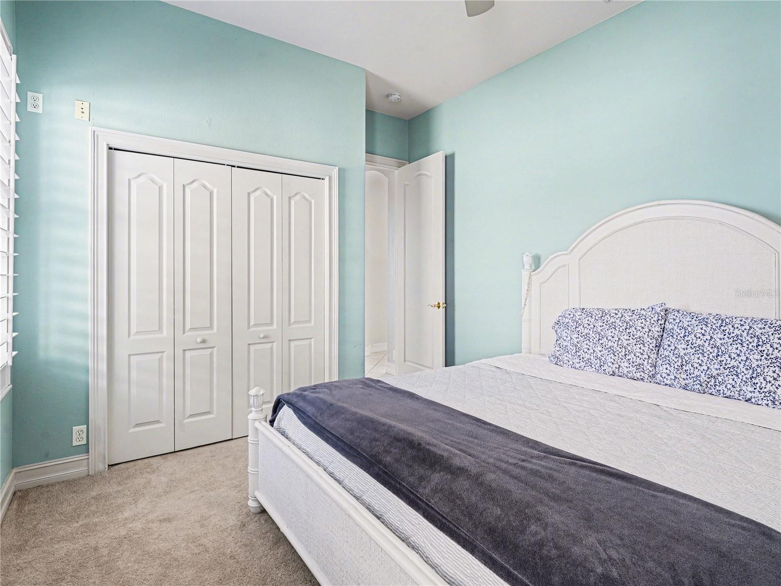 Image 24 of 48 For 102 12th Avenue E