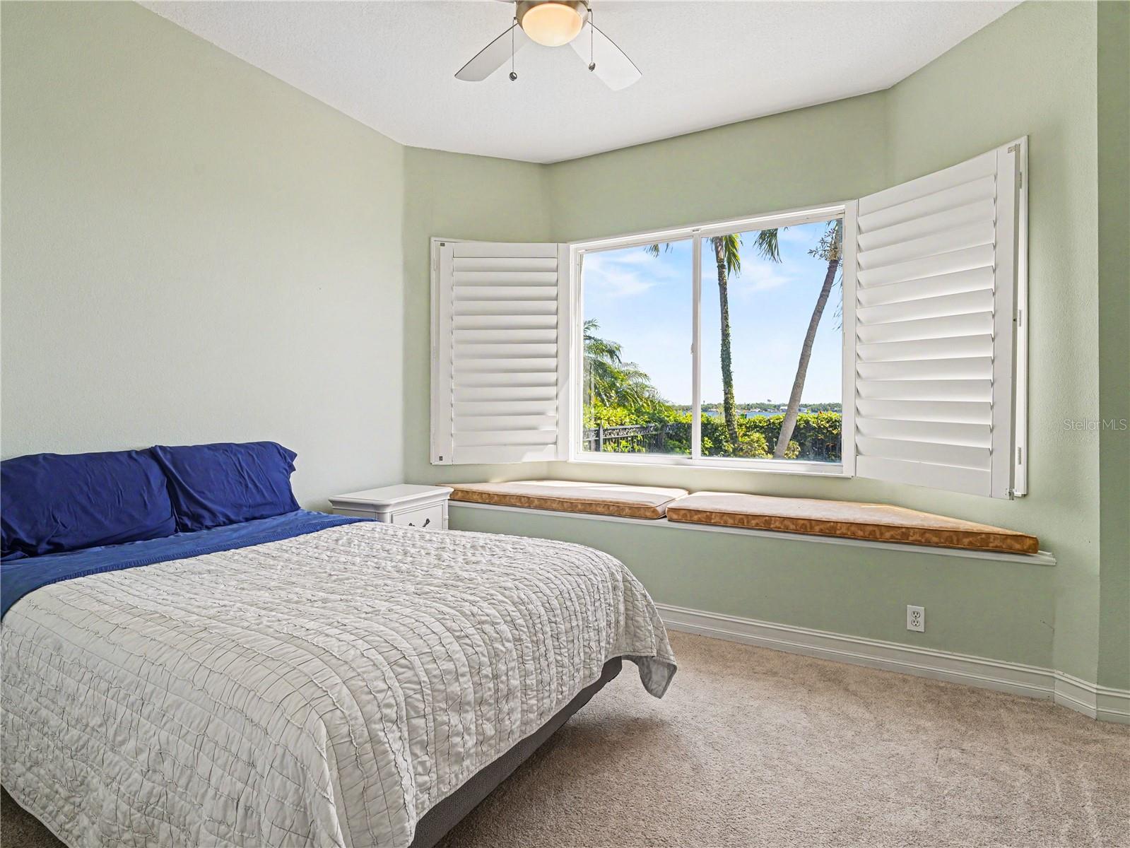 Image 26 of 48 For 102 12th Avenue E