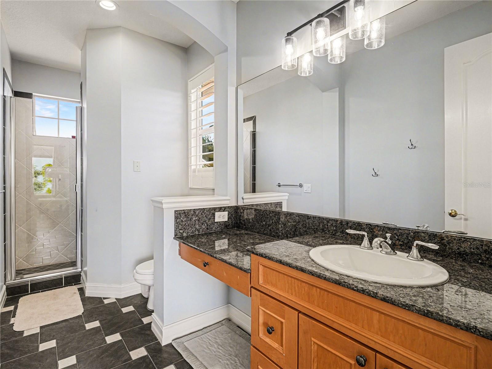 Image 27 of 48 For 102 12th Avenue E