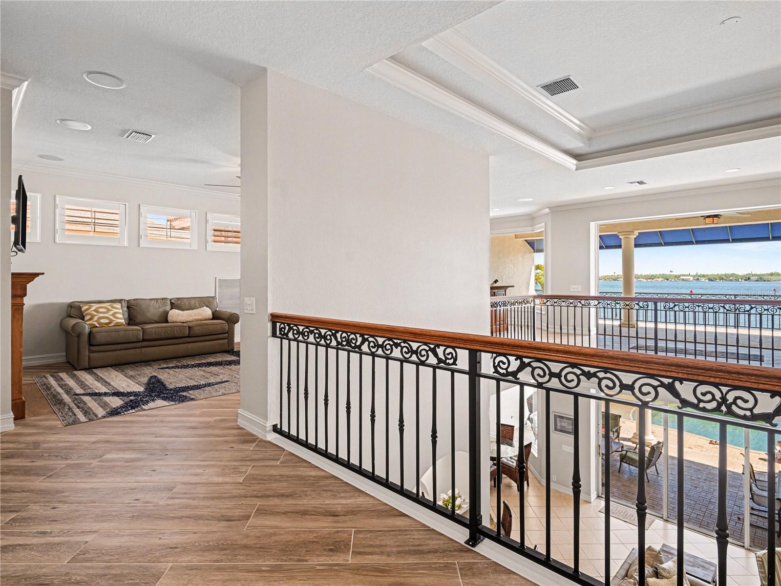 Image 30 of 48 For 102 12th Avenue E