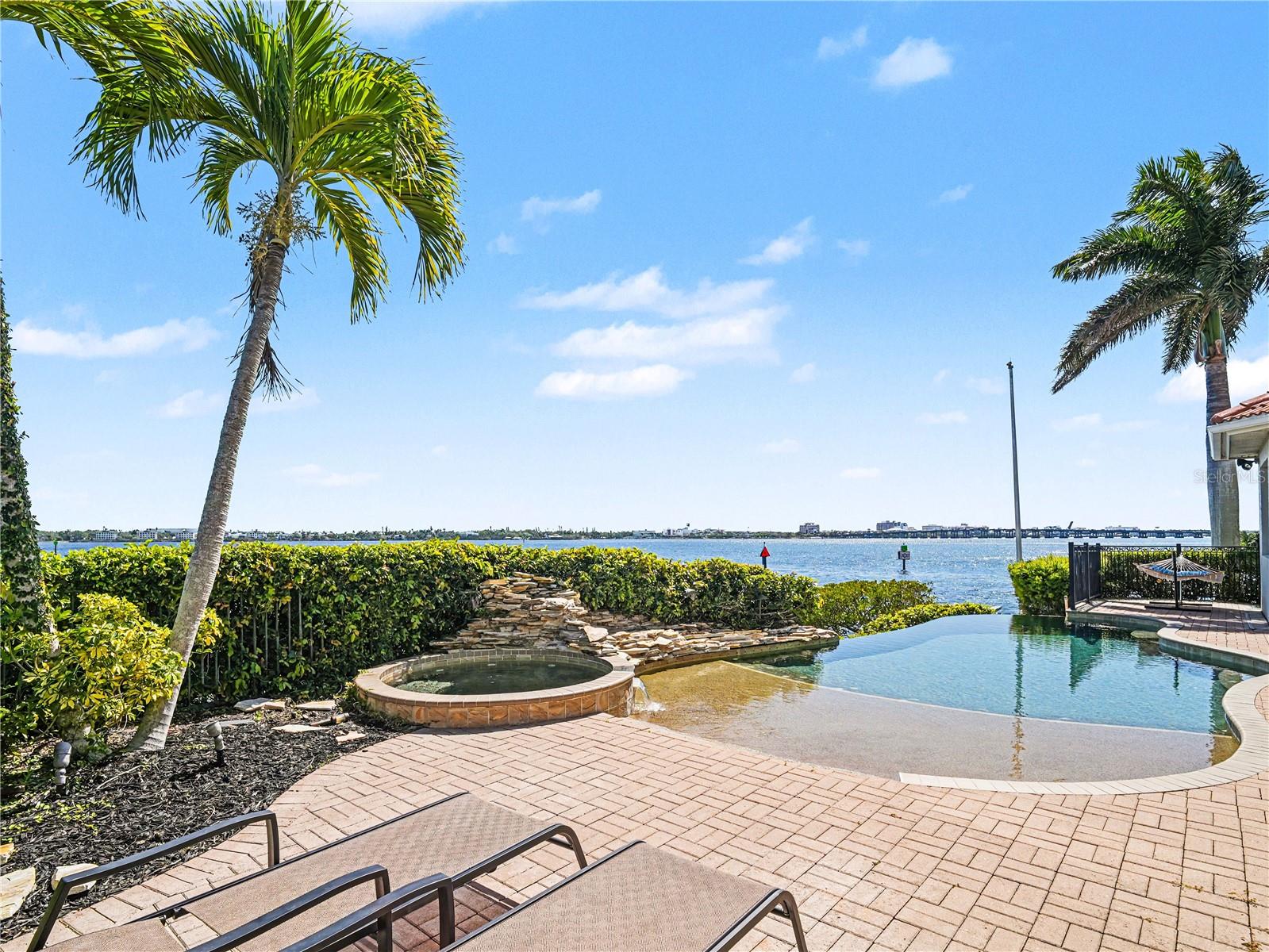 Image 36 of 48 For 102 12th Avenue E