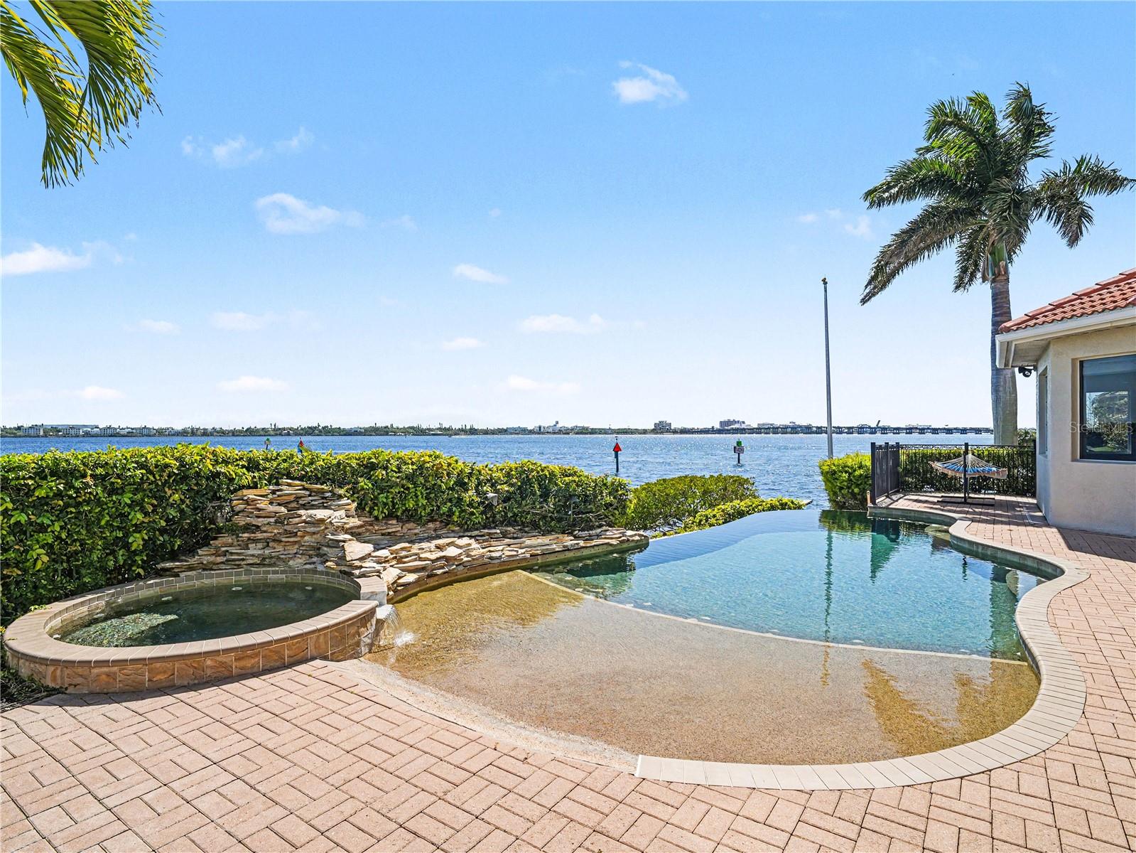 Image 40 of 48 For 102 12th Avenue E