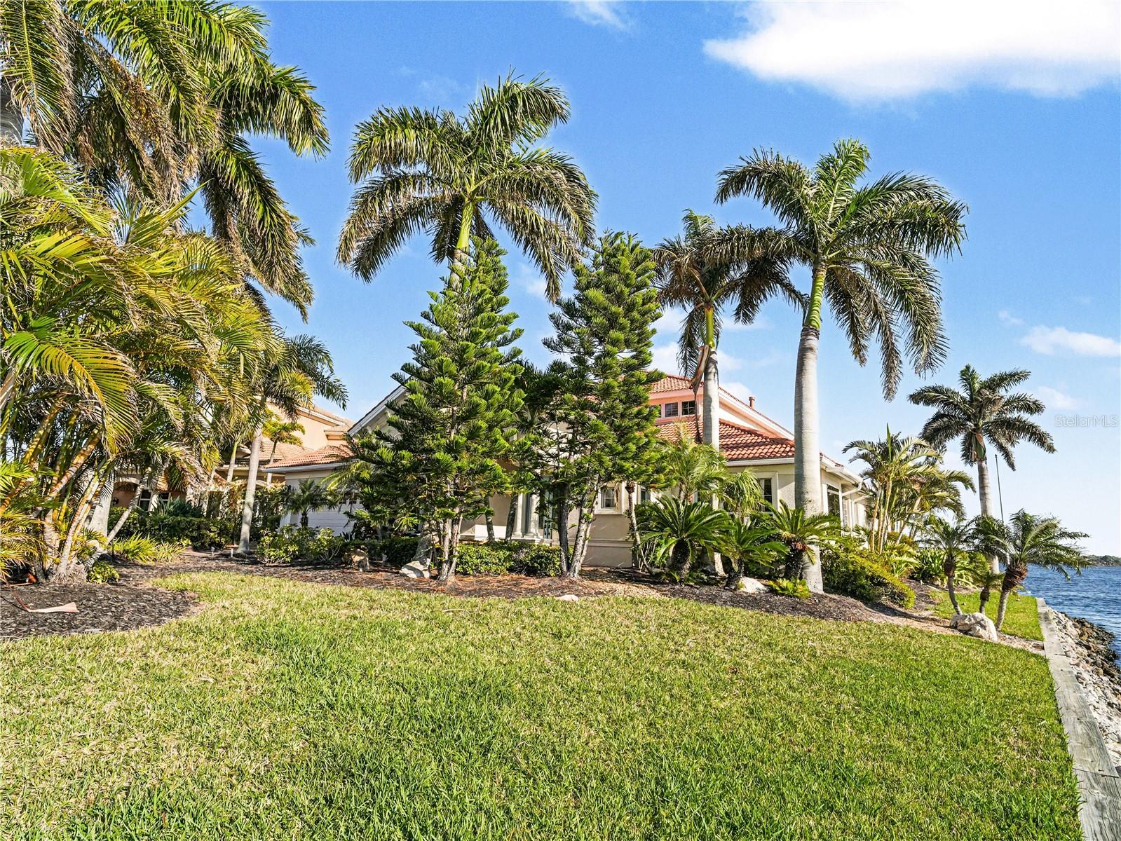 Image 43 of 48 For 102 12th Avenue E