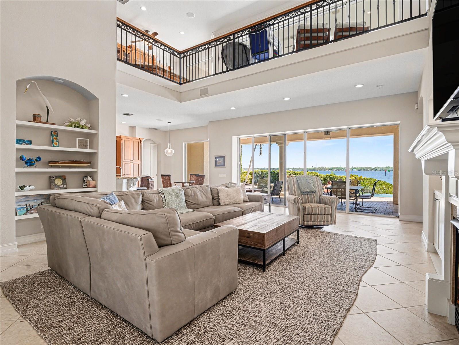 Image 7 of 48 For 102 12th Avenue E