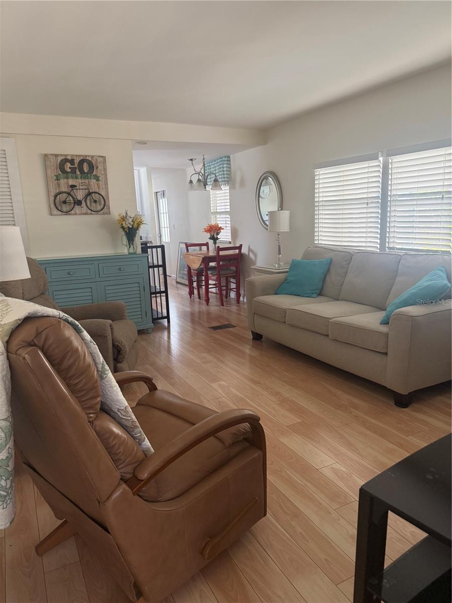 Image 2 of 21 For 716 Carefree