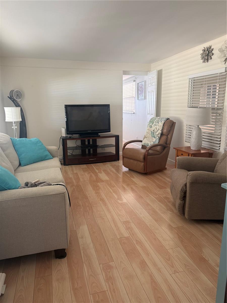 Image 3 of 21 For 716 Carefree