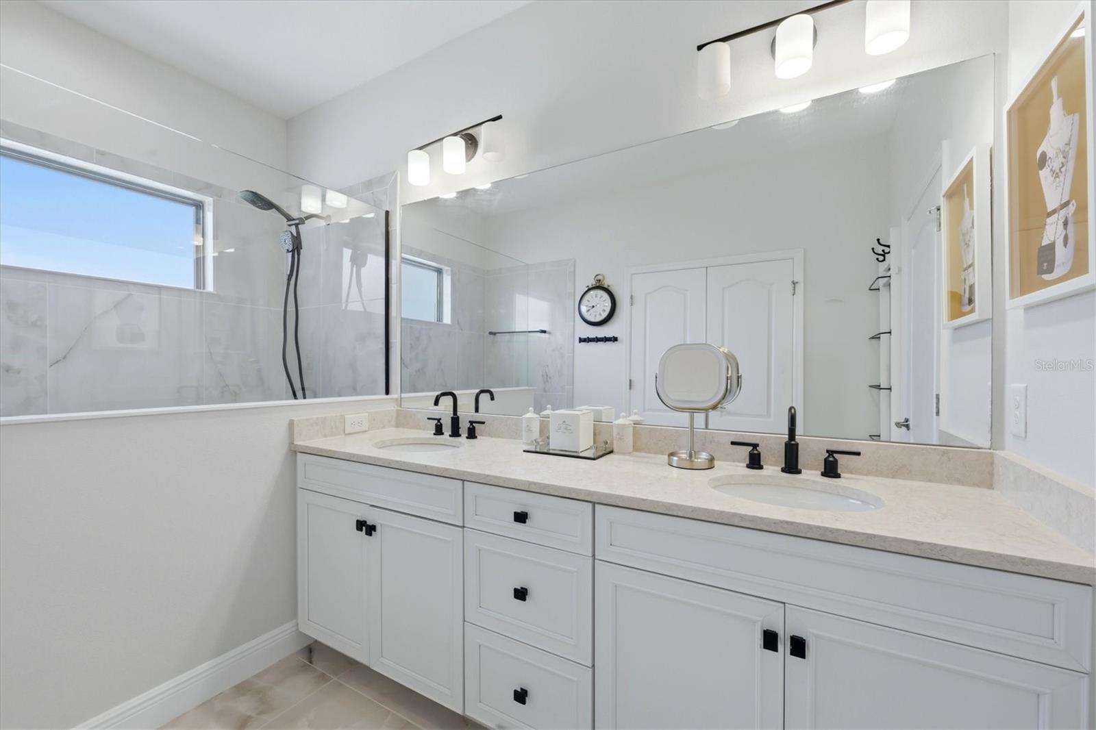 Image 16 of 48 For 304 Caserta Court