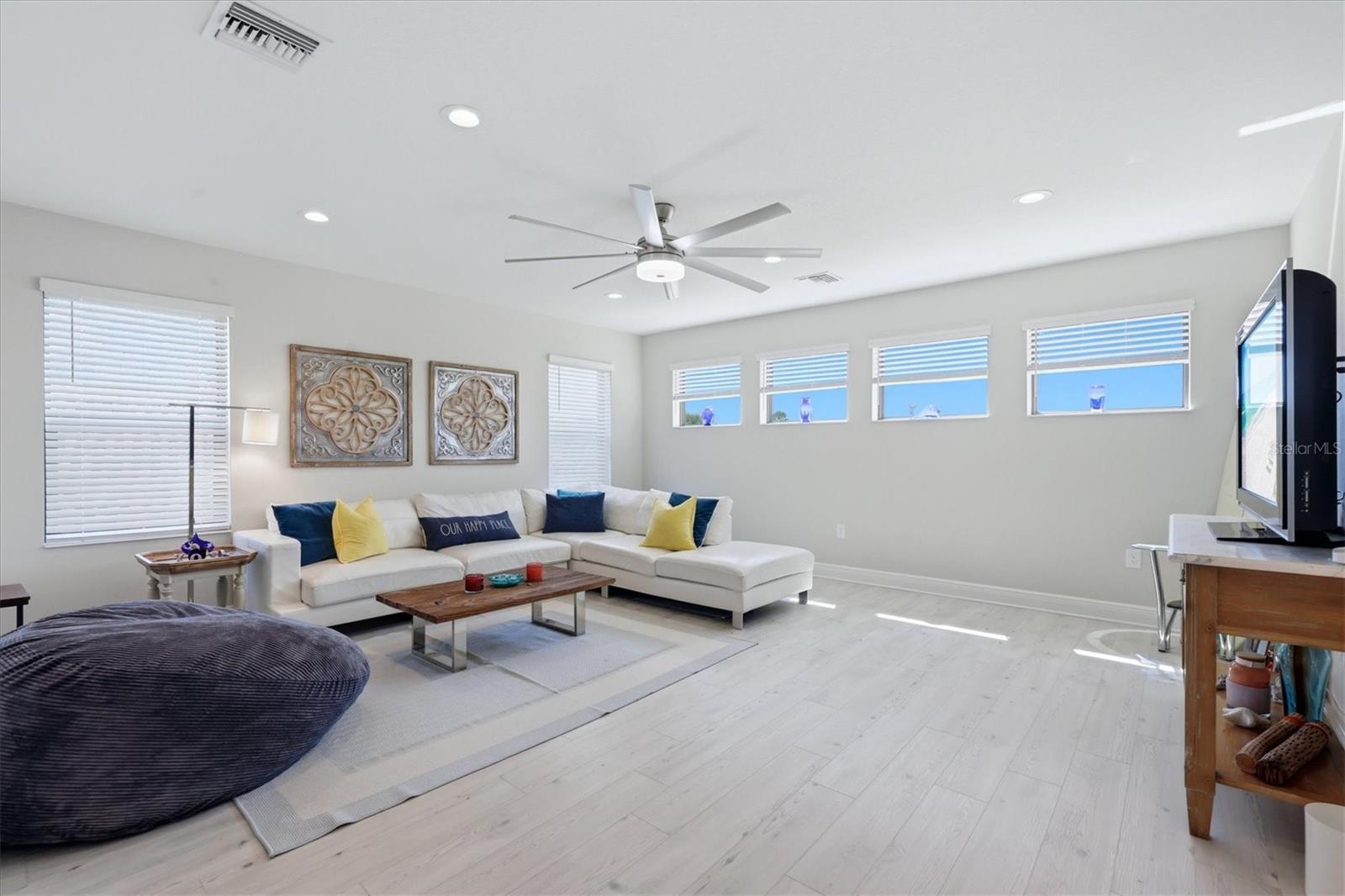 Image 20 of 48 For 304 Caserta Court