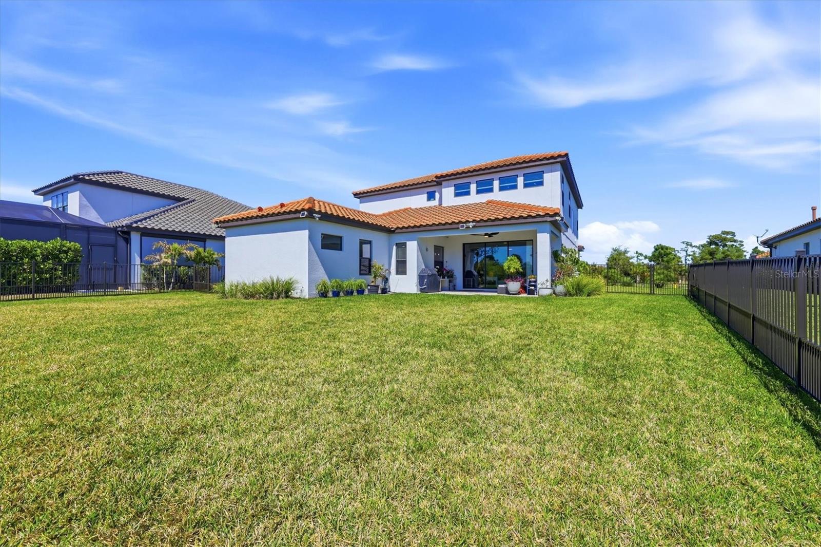 Image 32 of 48 For 304 Caserta Court