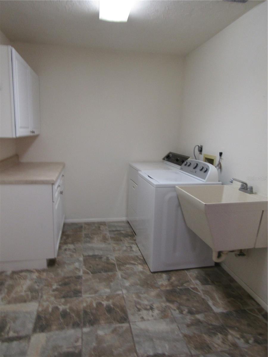 Image 22 of 26 For 1608 Lilliput Court