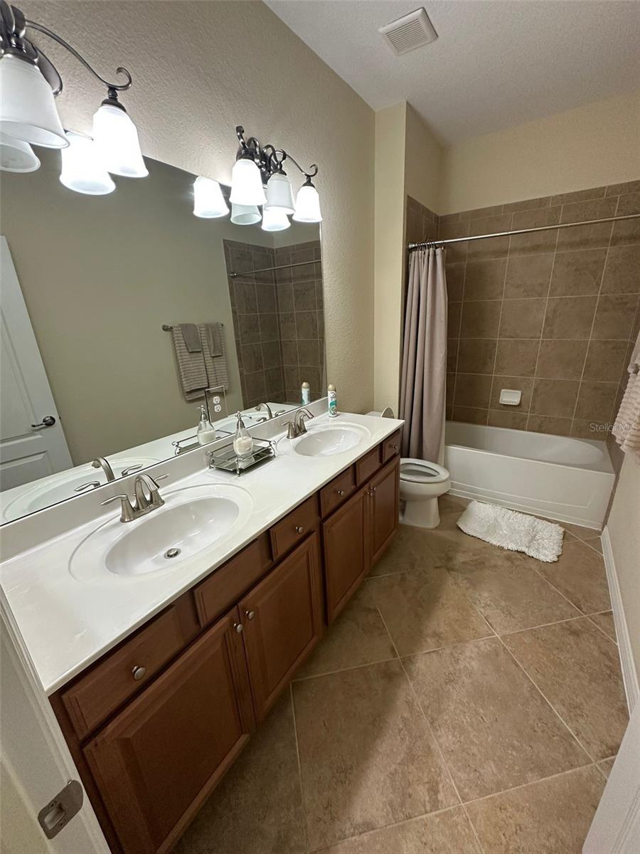 Image 8 of 13 For 13235 Amerigo Lane