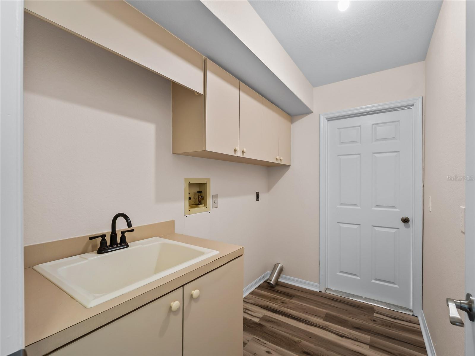 Image 24 of 34 For 1392 Blaisdell Street