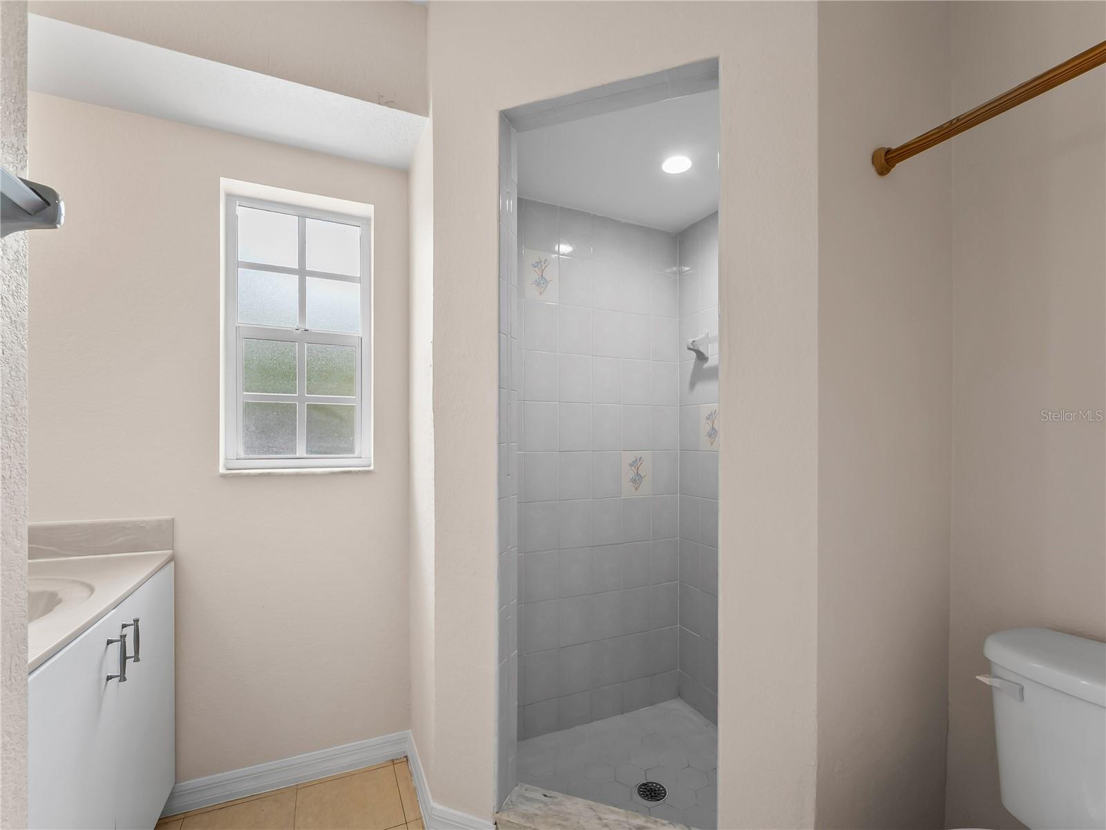 Image 25 of 34 For 1392 Blaisdell Street