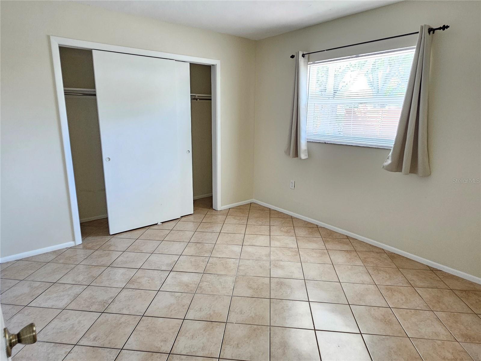 Image 23 of 31 For 105 Base Avenue E