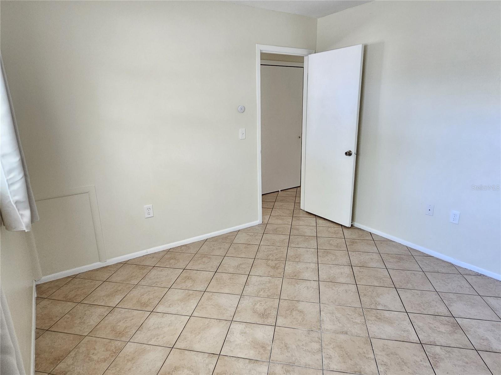 Image 25 of 31 For 105 Base Avenue E