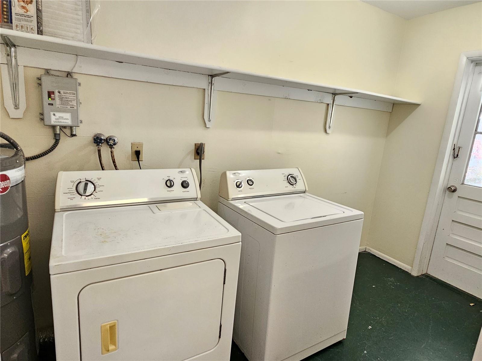 Image 27 of 31 For 105 Base Avenue E