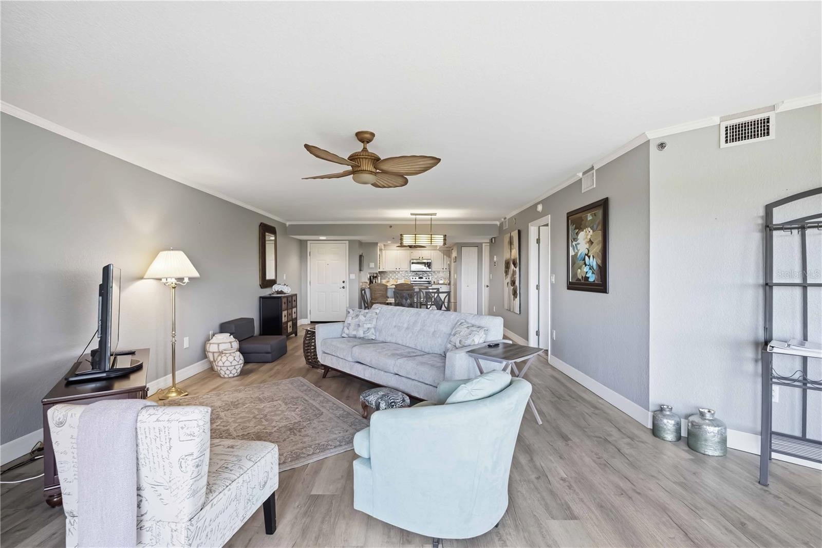 Image 10 of 60 For 23465 Harborview Road 231