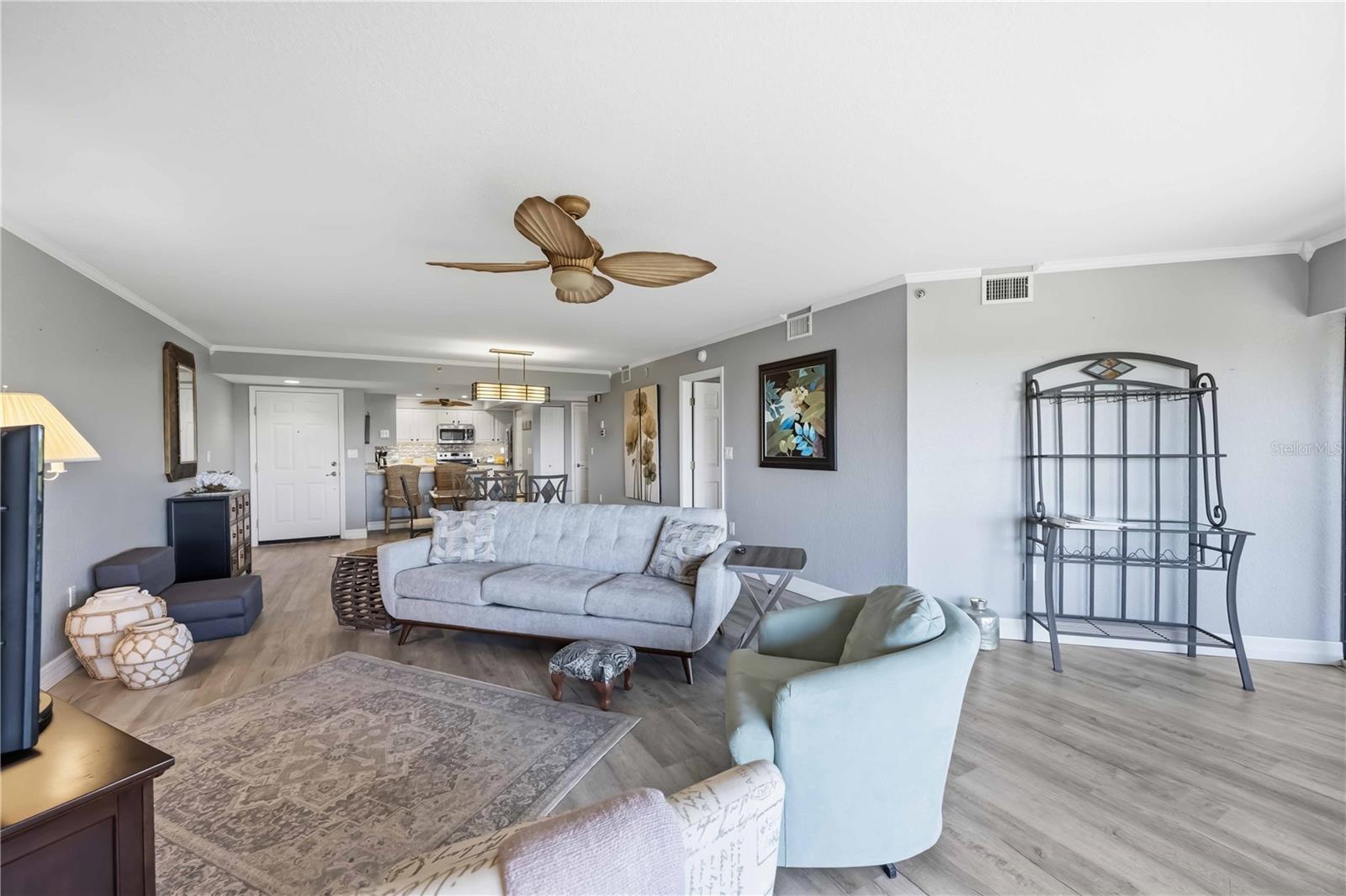 Image 11 of 60 For 23465 Harborview Road 231