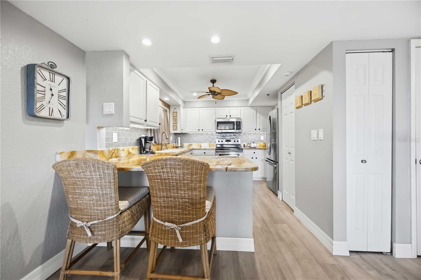 Image 21 of 60 For 23465 Harborview Road 231