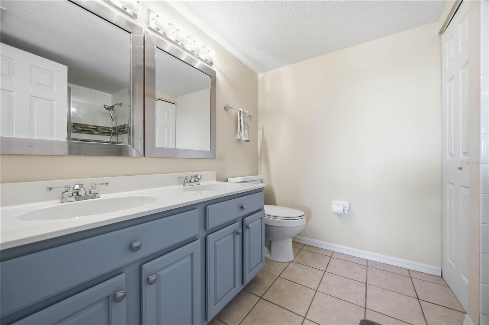 Image 22 of 60 For 23465 Harborview Road 231