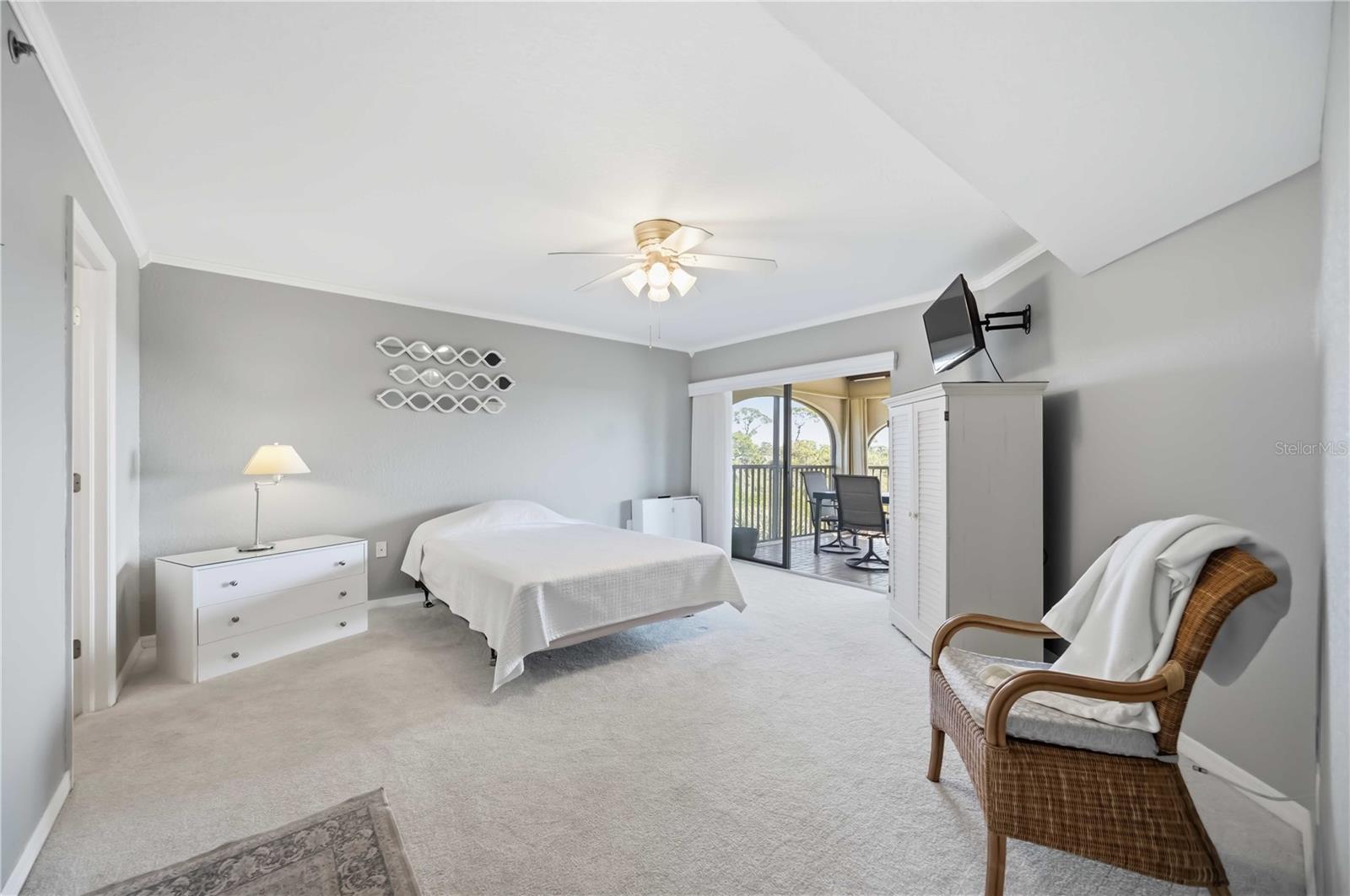 Image 30 of 60 For 23465 Harborview Road 231