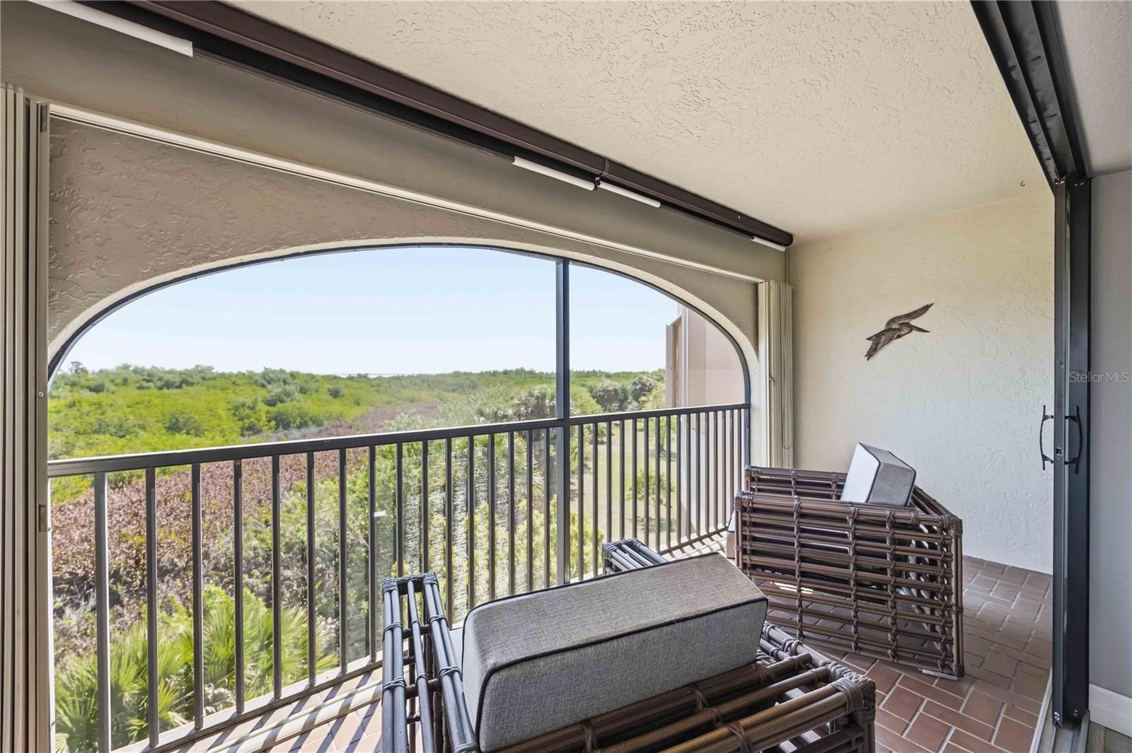 Image 39 of 60 For 23465 Harborview Road 231