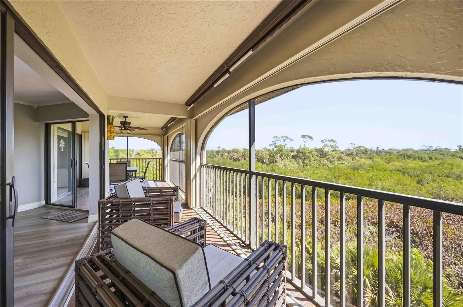 Image 40 of 60 For 23465 Harborview Road 231