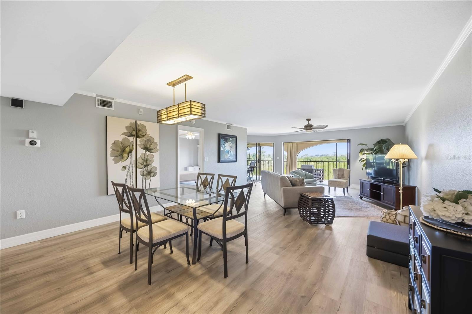 Image 5 of 60 For 23465 Harborview Road 231