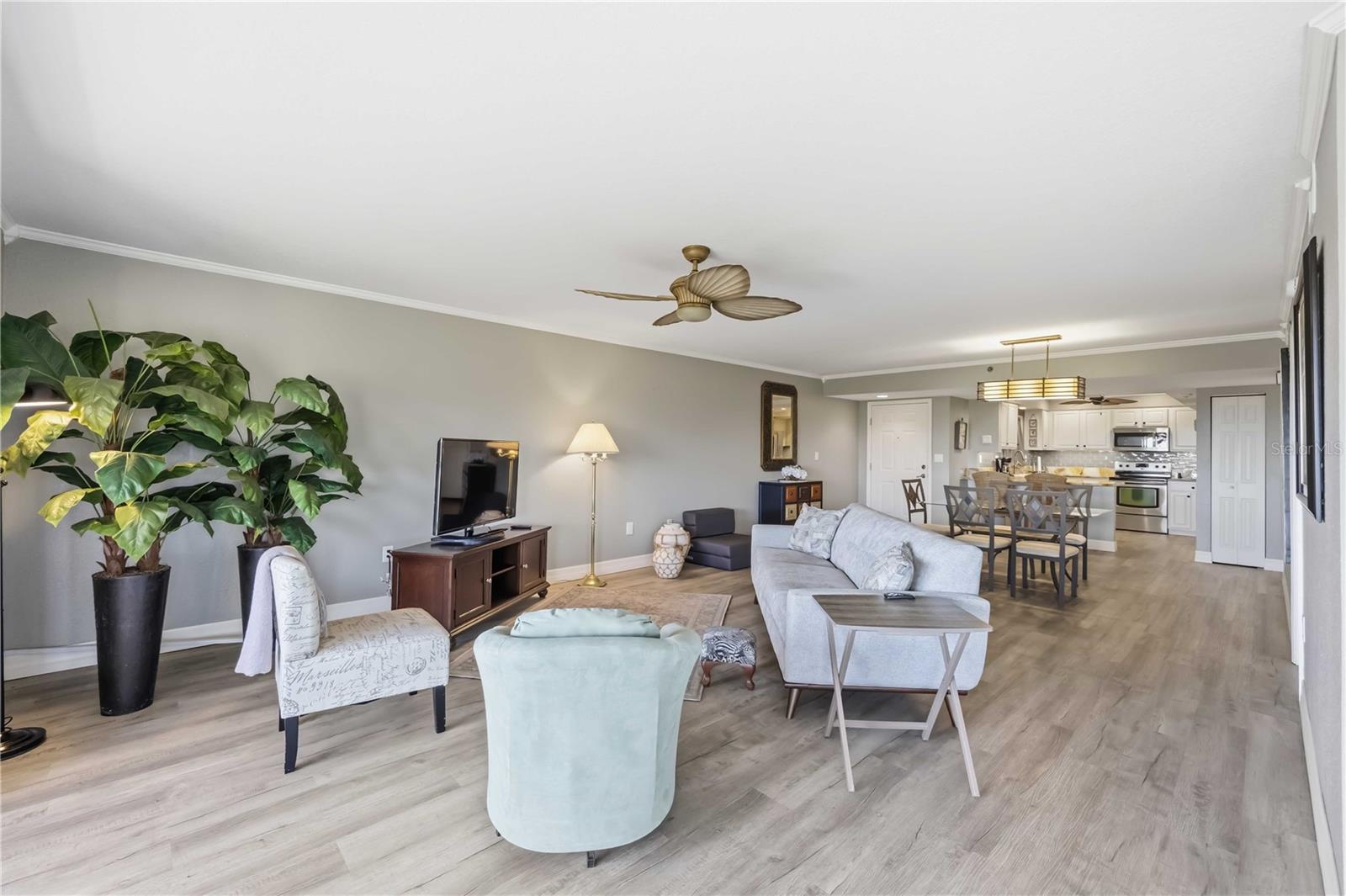 Image 9 of 60 For 23465 Harborview Road 231