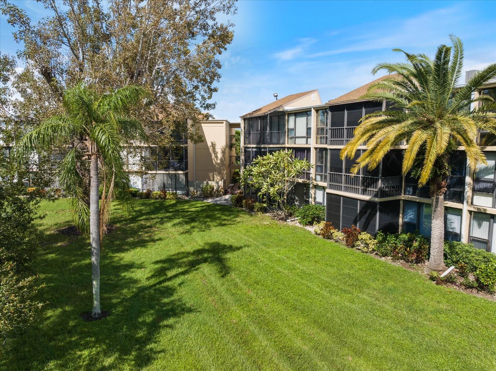 Image 15 of 25 For 612 Bird Bay Drive S 118