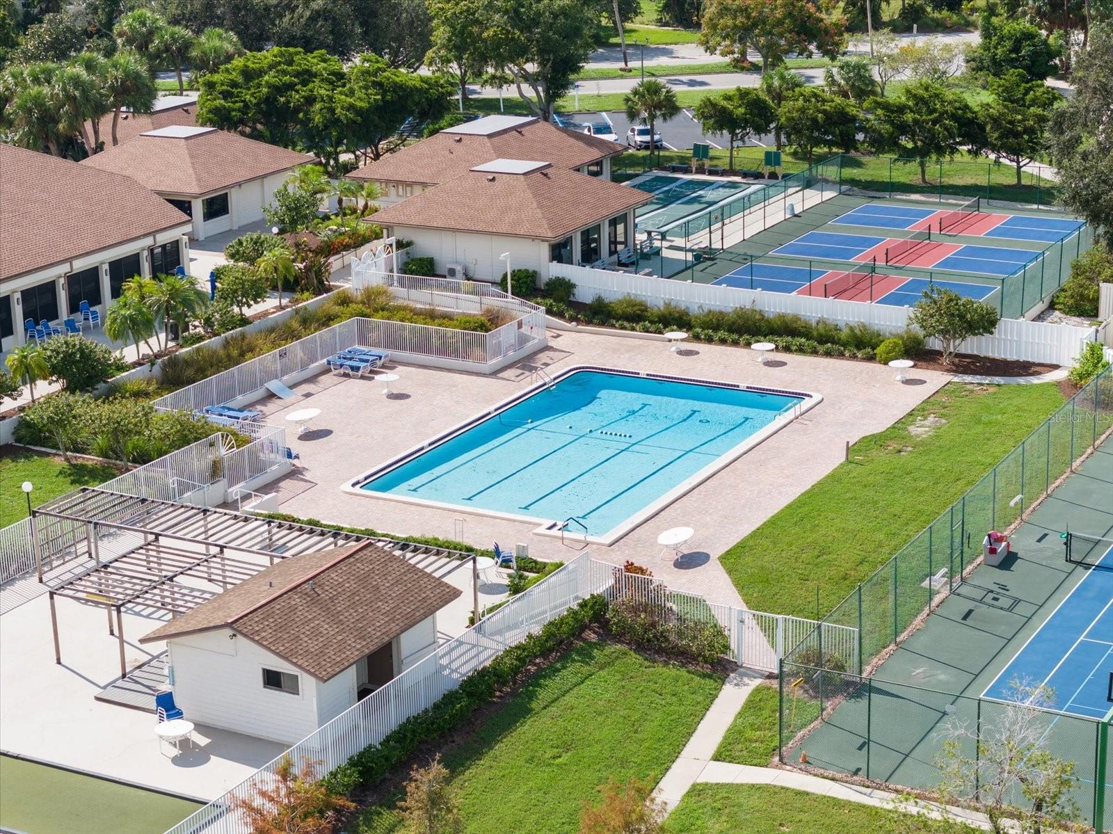 Image 19 of 25 For 612 Bird Bay Drive S 118