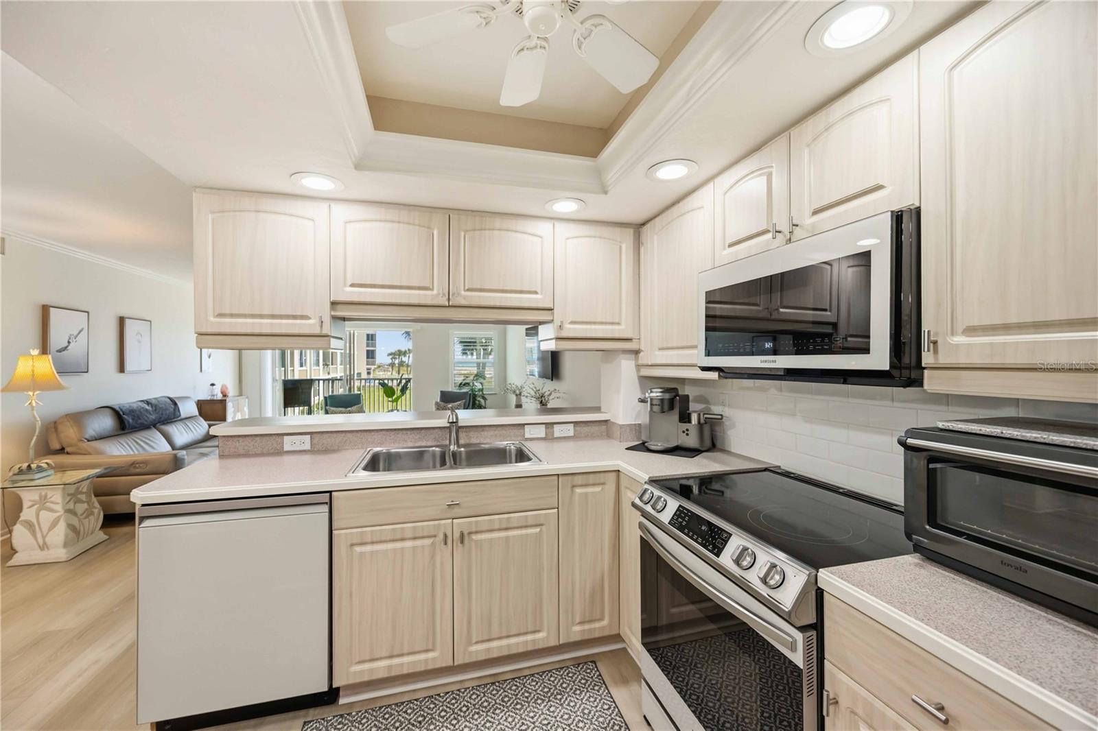 Image 10 of 59 For 1150 Tarpon Center Drive 2h